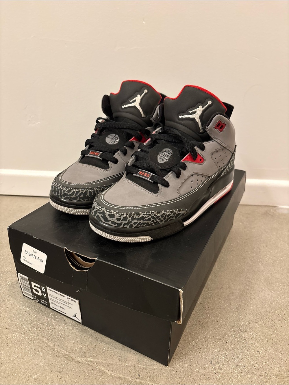 Jordan Son of Low GS Cement Grey White Black Red Kids GS Size 5.5